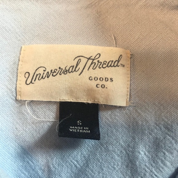 Universal Thread button down - Picture 2 of 4